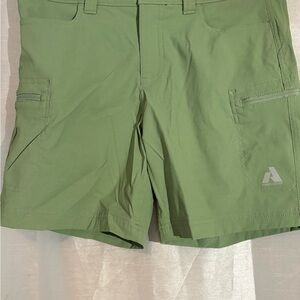 Eddie Bauer Green Cargo Shorts Relaxed Fit Women’s Size 8